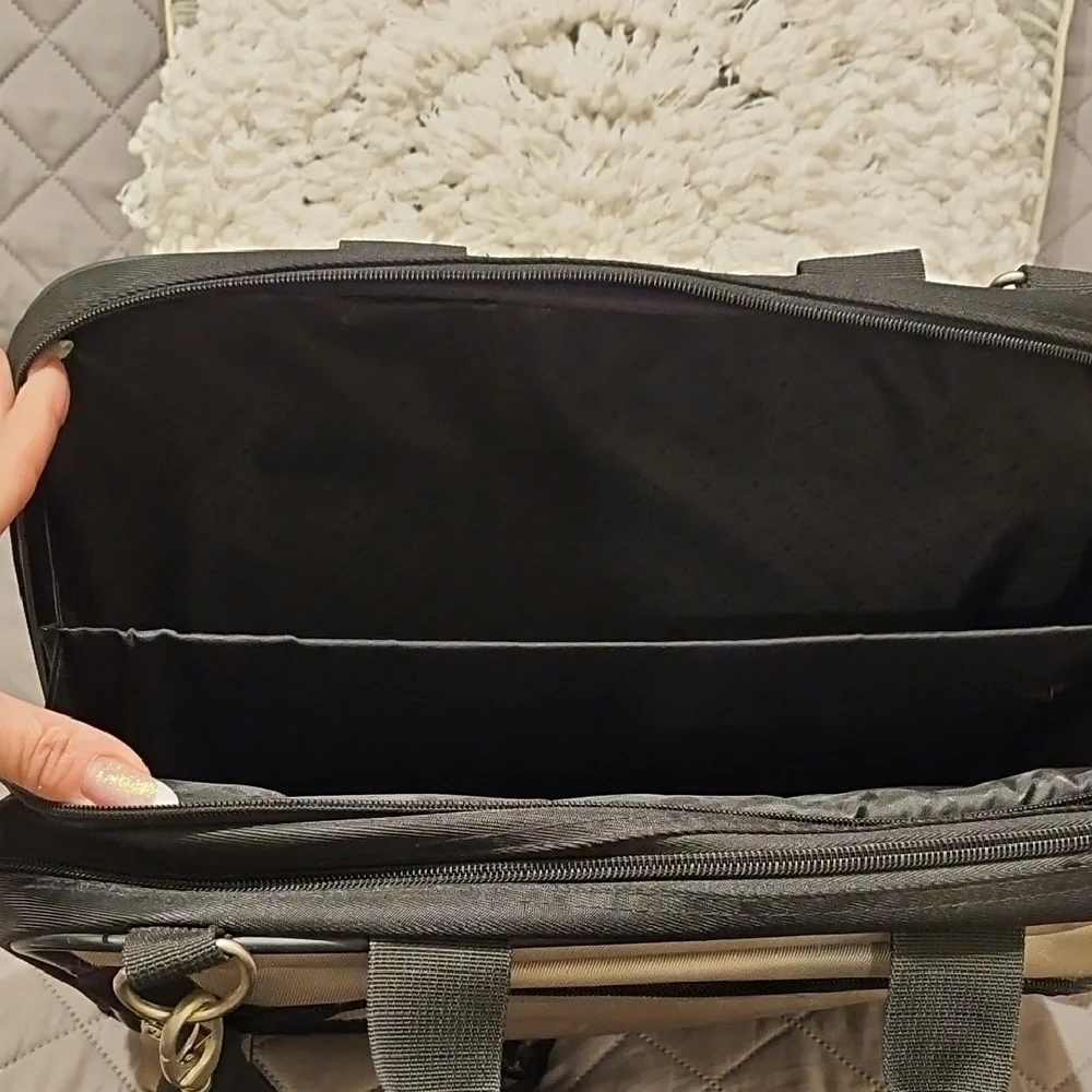 Foray Black and Silver/Gray Laptop Bag with Sporty Design